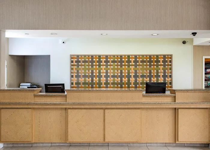 La Quinta By Wyndham Haywood Mall-Near Greenville Downtown
