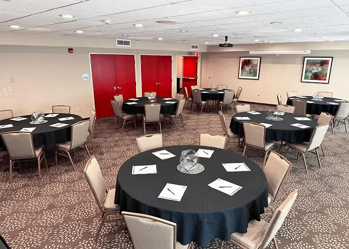 Holiday Inn Express & Suites - Olathe North By Ihg