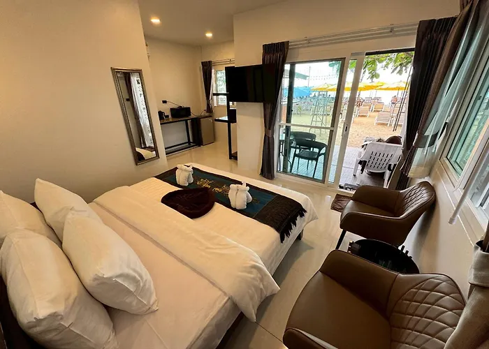 Naiyang Discovery Beach Resort Nai Yang