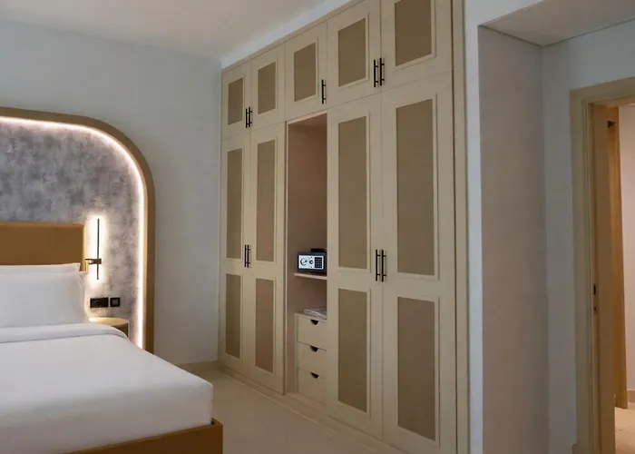 Sheraton Khalidiya Hotel Abou Dabi