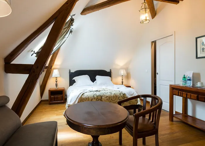 Aux Charmes De Maintenon