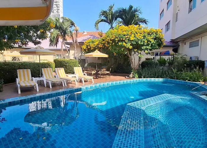 Butterfly Garden Boutique Residences Apts And Villas, A Lifestyle Destination Ex Lg 1-3 Bedroom Units , Full Kitchen, 2 Full Bathrooms, Rain Shower, Spa Bath, Free Bbq, Free Fast Fiber Optic Wifi, Staff 24-7 Pattaya