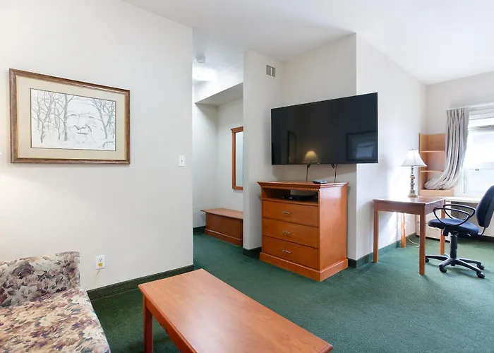 Lakeview Inns & Suites - Okotoks
