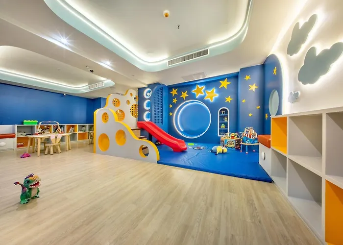 Jomtien Palm Beach Hotel & Resort - Family-Friendly Pattaya