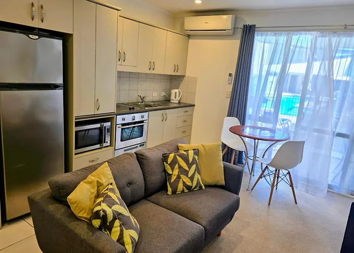 Beachpoint Apartments Ohope