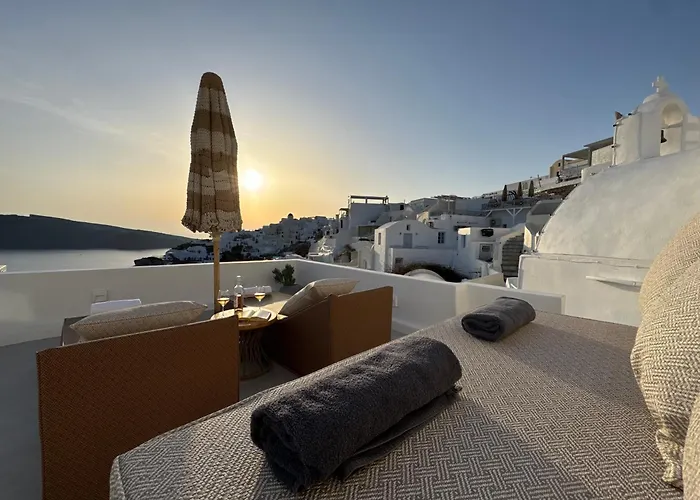 Kaleidoscope Cave Houses Oia