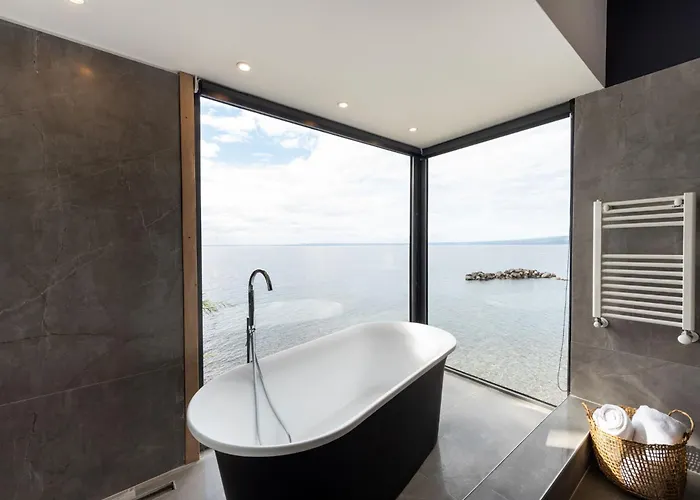 Hotel Awa Puerto Varas