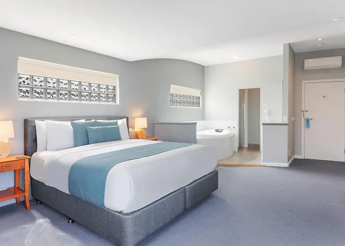 Waves Luxury Suites Port Campbell
