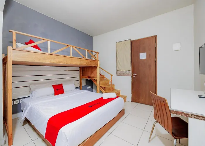 Reddoorz Plus Near Asia Afrika 3 Bandung
