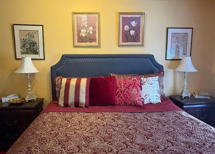Glass Magnolia Bed & Breakfast Interlaken