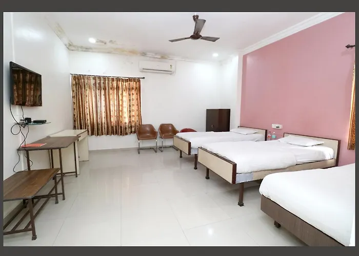 Hotel Gomatgiri Aurangabad 