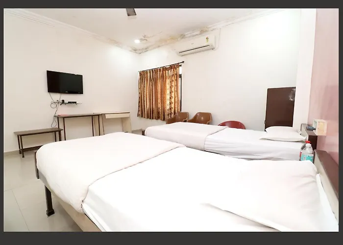 Hotel Gomatgiri Aurangabad 