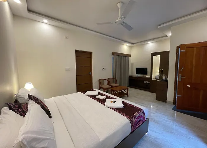 Le Eden Premium Wayanad Pool Resort Sultan Bathery