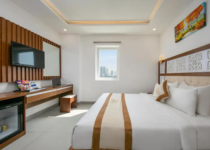 Prague Da Nang Beach Hotel