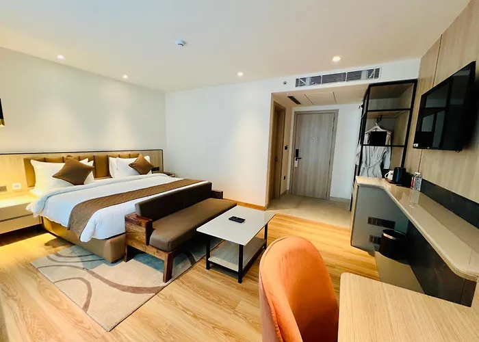 Hyphen Business Hotel Noida