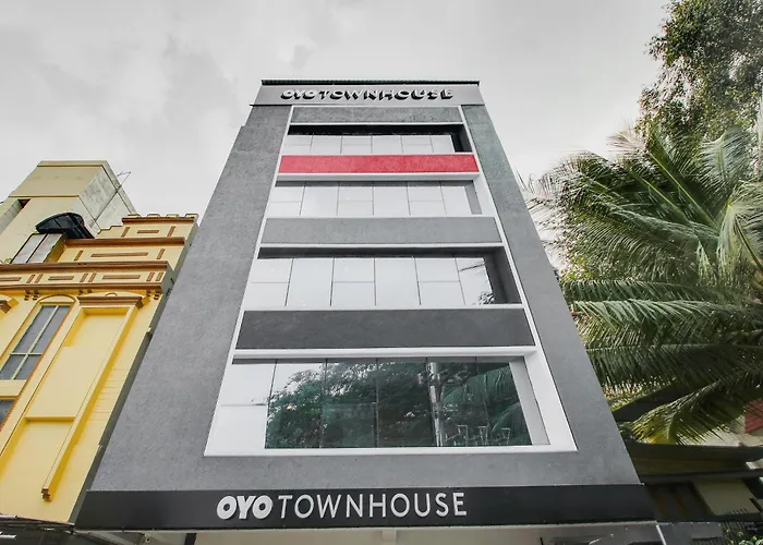 Super Townhouse 359 Begumpet Near Hyderabad Central