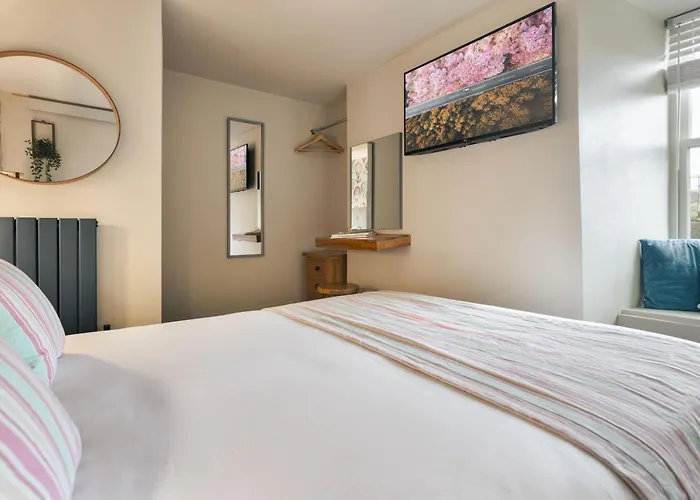 The Hive At Poppi-Red Bed & Breakfast Hawkshead
