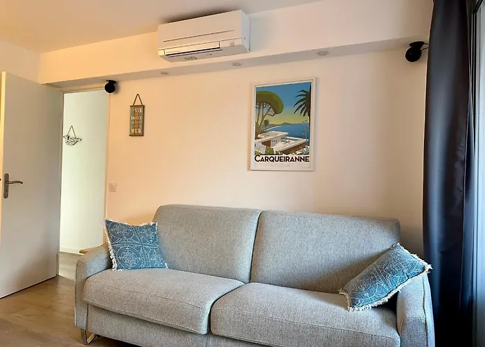 LA BADINE Appartement rénové Haut de game et Parc Prestations Premiumamme avec Climatisation Vue Pisc Hyères