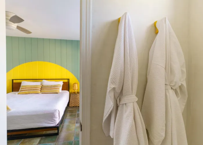 The Good House- Hot Spring Hideaway Hotel Desert Hot Springs
