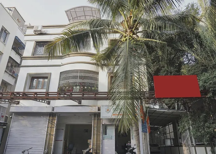 Super Townhouse The Upper Room Near Pune Airport