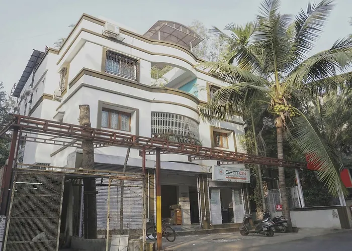 Super Townhouse The Upper Room Near Pune Airport