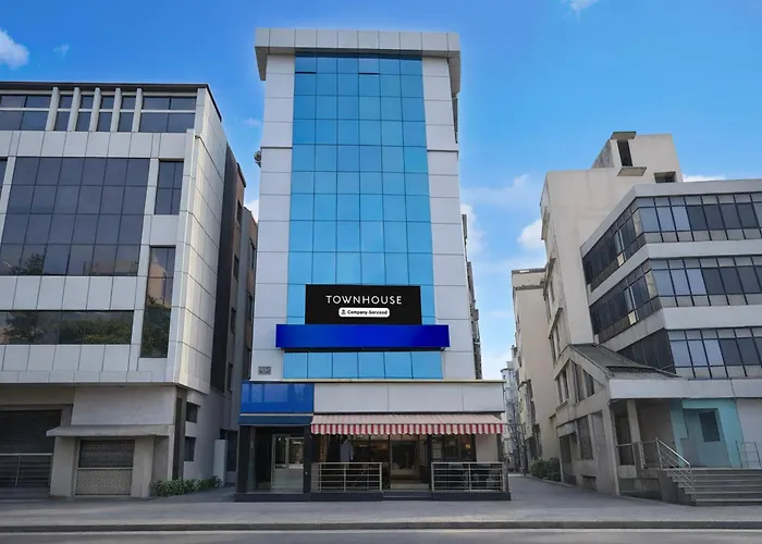 Super Townhouse Richmond Mg Road Metro Formerly Richmond Residency Bangalore