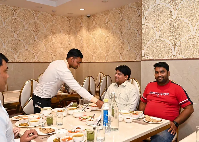 Hotel Sks Grand Palace-Vrindavan