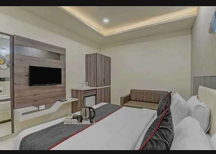 Super Hotel O Raas Near Near Paschim Vihar Delhi 