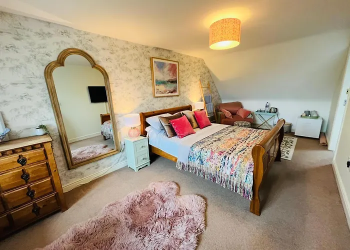 Number 2, Spacious Rooms, Near Ironbridge! Telford