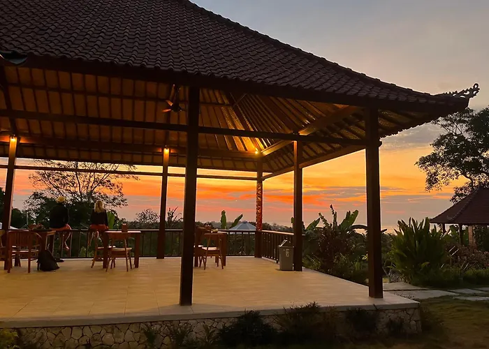 Sunset Hill Lembongan Hotel