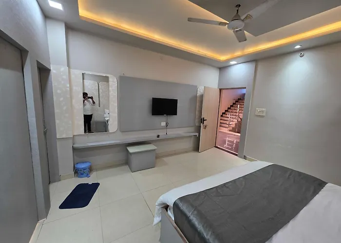 Hotel O Abhinandan & Party Lawn Kanpur