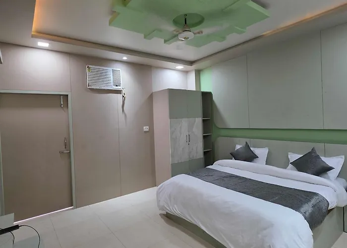Hotel O Abhinandan & Party Lawn Kanpur