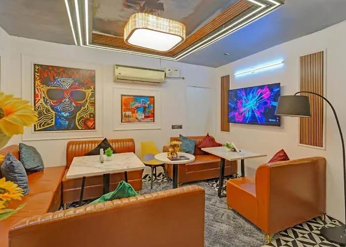 Hotel Raaso Inn Rohini I Near Metro I Couple Friendly I Spacious Rooms I Budget Stay Delhi 