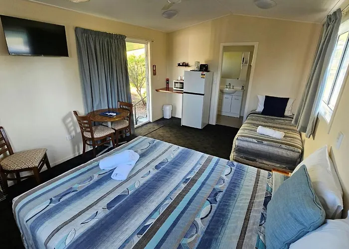 Mitchell Motel & Cabins