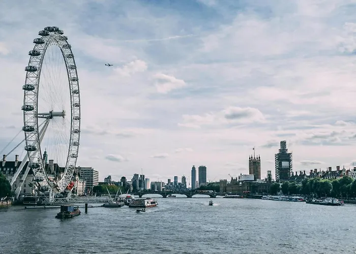 City Vibes Stay Near Spitalfields Market London