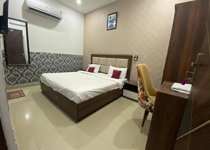 Royal Park Inn Greater Noida
