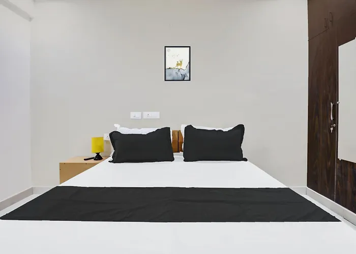 Hotel O Sri Harshitha Grand Near Zudio - Star Bazaar, Kundalhalli Gate Bangalore