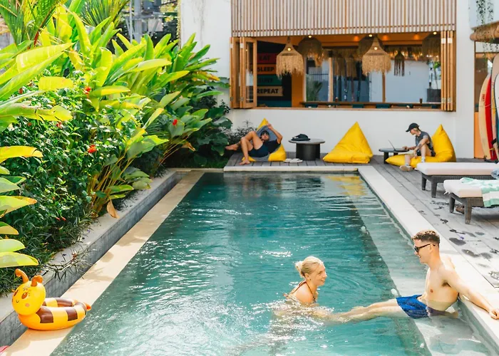 Sokkool Coliving And Coworking - Near Berawa Beach Canggu