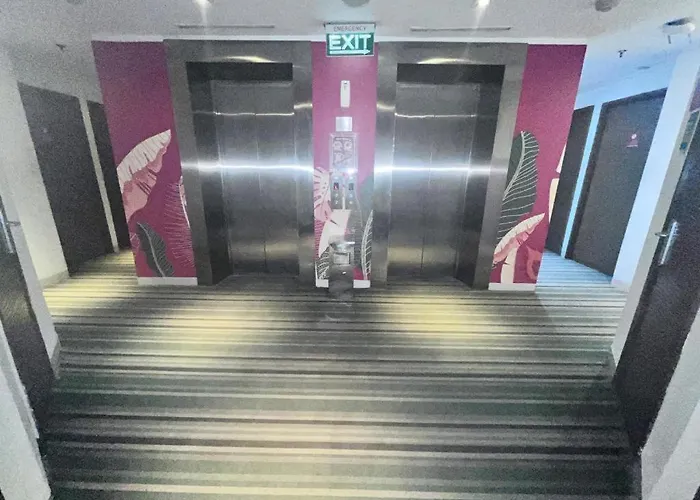 Redstar Hotel Jakarta