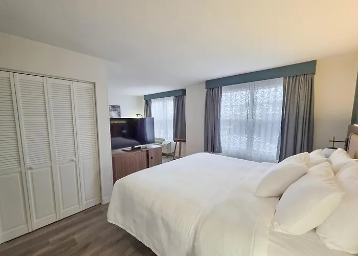 Baymont By Wyndham Auburn Hills South Hotel