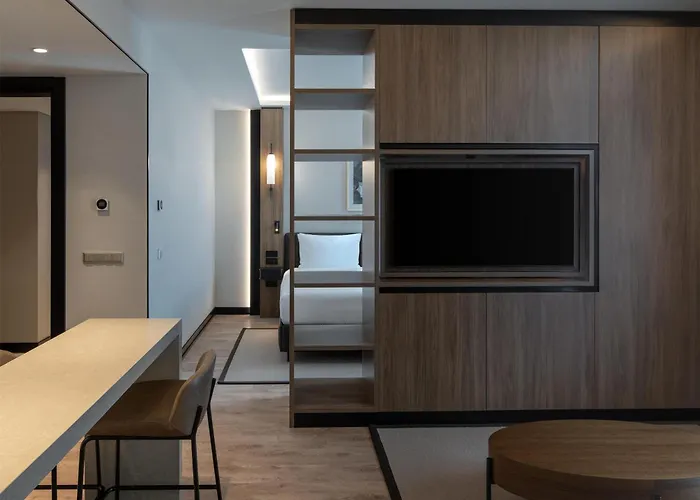 Altunizade Suites Istanbul, Curio Collection By Hilton