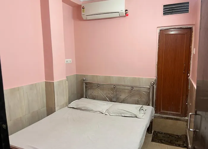 Hotel Shabnam Near Park Street,Esplanade,New Market Kolkata