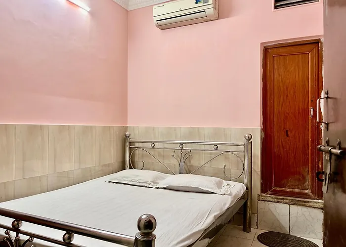 Hotel Shabnam Near Park Street,Esplanade,New Market Kolkata