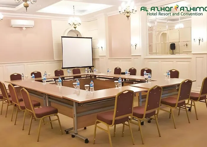 Azhima Resort And Convention Surakarta 
