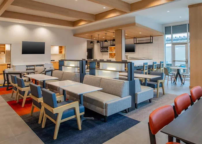 Hyatt House Fresno/Campus Pointe Hotel