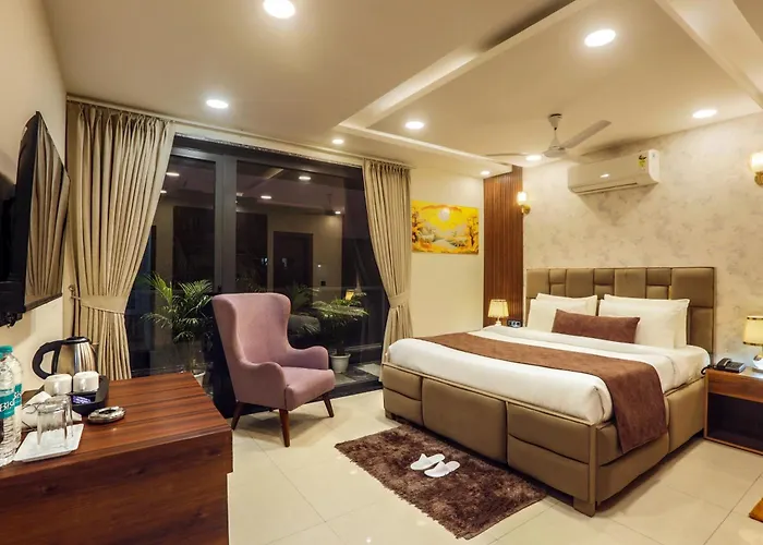 Hotel Paragon Suites Delhi Airport With One Way Airport Trasnfer New Delhi