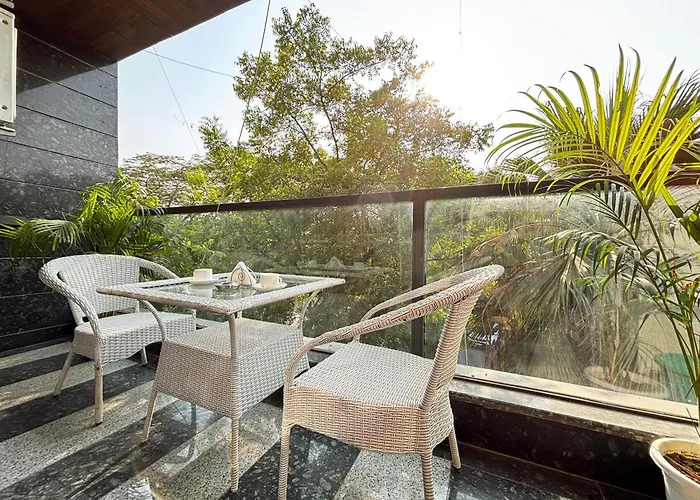 Hotel Paragon Suites Delhi Airport With One Way Airport Trasnfer New Delhi