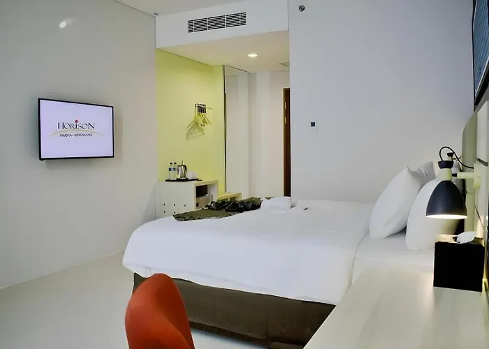 Horison Nindya Semarang Hotel
