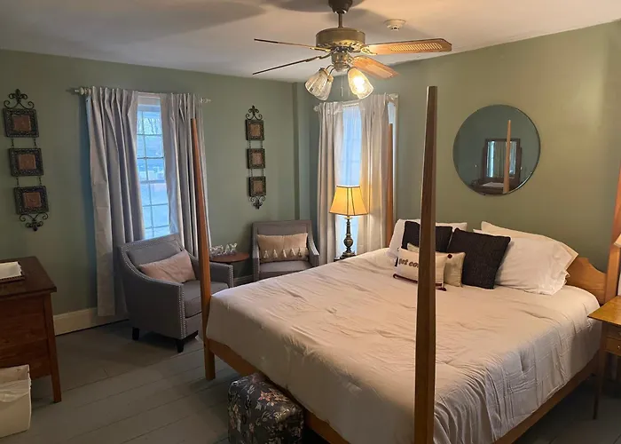 Historic Rider'S Inn Painesville
