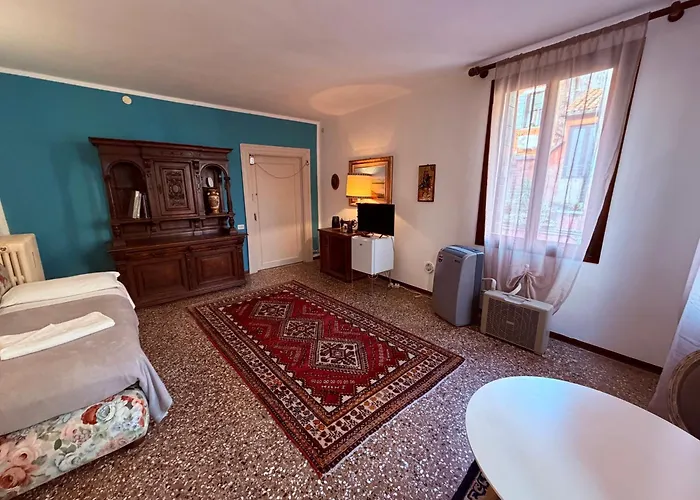 Ritz Venice Guest House Lionsclass